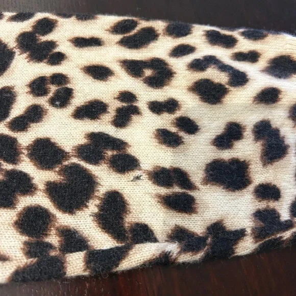 Equipment Cream and Black Leopard Sweater 100% Cashmere medium - Picture 11 of 11